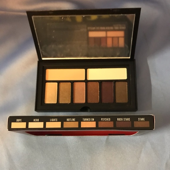 Sold Smashbox Cover Shot Eyeshadow Palette. - Picture 2 of 3
